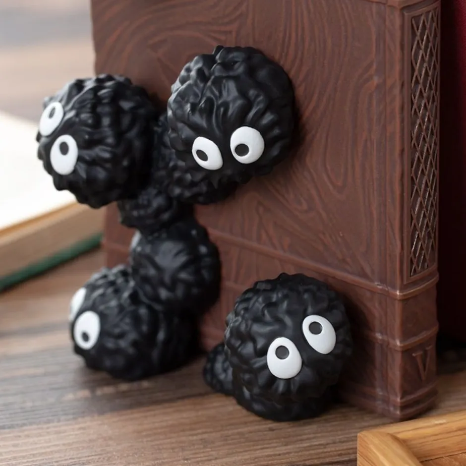 Maison Ghibli Decoration-Book Stand Kurosuke - My Neighbour Totoro